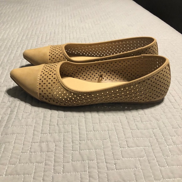 Tan Flats - Picture 2 of 5